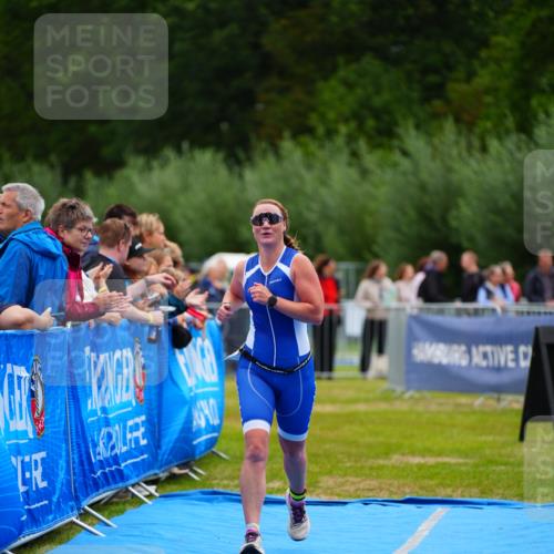 30.08.2026 - Elbe Triathlon Hamburg LAZAROV Photography http://msf.ph/oto/10062274 30.08.2026 11:48:29 Ziel 965 meine-sportfotos.de
