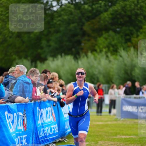 30.08.2026 - Elbe Triathlon Hamburg LAZAROV Photography http://msf.ph/oto/10062280 30.08.2026 11:48:29 Ziel 965 meine-sportfotos.de