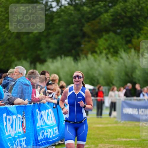 30.08.2026 - Elbe Triathlon Hamburg LAZAROV Photography http://msf.ph/oto/10062285 30.08.2026 11:48:30 Ziel 965 meine-sportfotos.de