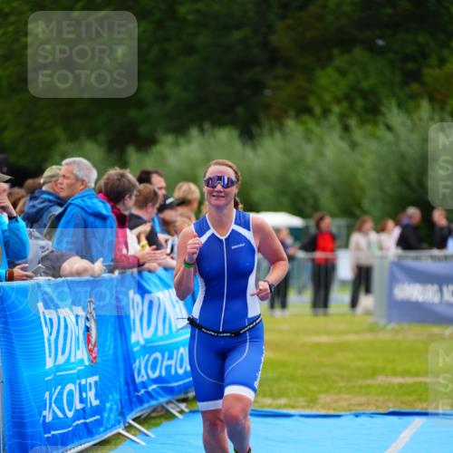 30.08.2026 - Elbe Triathlon Hamburg LAZAROV Photography http://msf.ph/oto/10062291 30.08.2026 11:48:30 Ziel 965 meine-sportfotos.de
