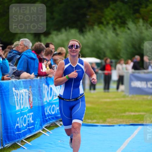 30.08.2026 - Elbe Triathlon Hamburg LAZAROV Photography http://msf.ph/oto/10062297 30.08.2026 11:48:30 Ziel 965 meine-sportfotos.de