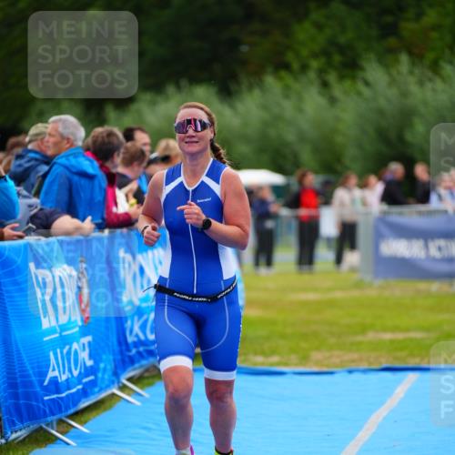 30.08.2026 - Elbe Triathlon Hamburg LAZAROV Photography http://msf.ph/oto/10062302 30.08.2026 11:48:30 Ziel 965 meine-sportfotos.de