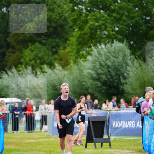 30.08.2026 - Elbe Triathlon Hamburg LAZAROV Photography http://msf.ph/oto/10062323 30.08.2026 11:48:42 Ziel 793, 1087 meine-sportfotos.de
