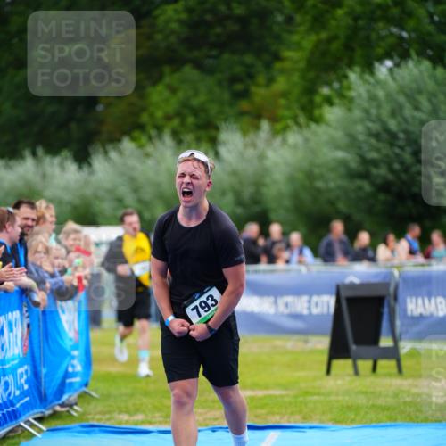 30.08.2026 - Elbe Triathlon Hamburg LAZAROV Photography http://msf.ph/oto/10062356 30.08.2026 11:48:45 Ziel 793, 1087 meine-sportfotos.de