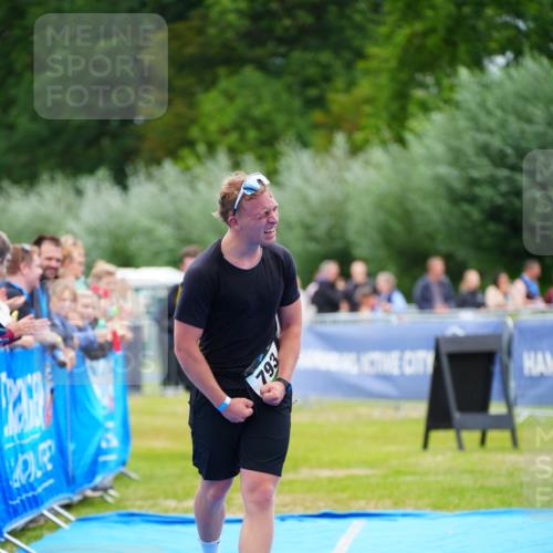 30.08.2026 - Elbe Triathlon Hamburg LAZAROV Photography http://msf.ph/oto/10062365 30.08.2026 11:48:45 Ziel 793, 1087 meine-sportfotos.de