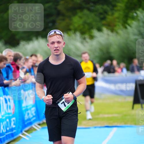 30.08.2026 - Elbe Triathlon Hamburg LAZAROV Photography http://msf.ph/oto/10062390 30.08.2026 11:48:46 Ziel 793, 1087 meine-sportfotos.de