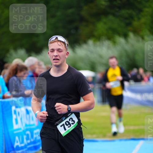 30.08.2026 - Elbe Triathlon Hamburg LAZAROV Photography http://msf.ph/oto/10062398 30.08.2026 11:48:47 Ziel 793, 1087 meine-sportfotos.de