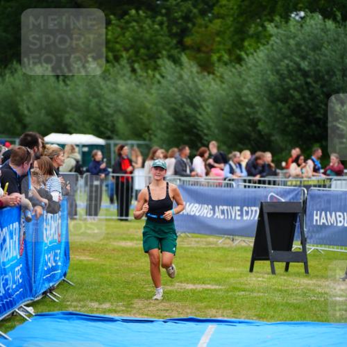 30.08.2026 - Elbe Triathlon Hamburg LAZAROV Photography http://msf.ph/oto/10062505 30.08.2026 11:49:14 Ziel 818 meine-sportfotos.de