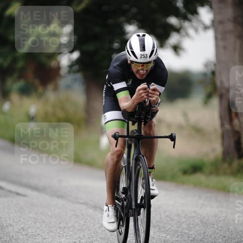 30.08.2026 - Elbe Triathlon Hamburg Michael Burmester http://msf.ph/oto/10062513 30.08.2026 09:00:15 Radfahren 253, 321, 375, 383 meine-sportfotos.de