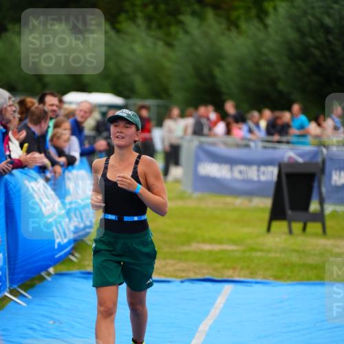 30.08.2026 - Elbe Triathlon Hamburg LAZAROV Photography http://msf.ph/oto/10062538 30.08.2026 11:49:18 Ziel 818 meine-sportfotos.de