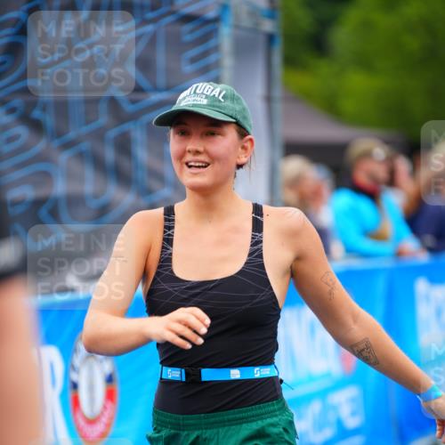 30.08.2026 - Elbe Triathlon Hamburg LAZAROV Photography http://msf.ph/oto/10062550 30.08.2026 11:49:20 Ziel 818 meine-sportfotos.de