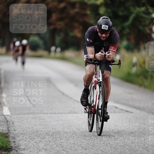 30.08.2026 - Elbe Triathlon Hamburg Michael Burmester http://msf.ph/oto/10062569 30.08.2026 09:00:44 Radfahren 292, 343, 391, 393 meine-sportfotos.de