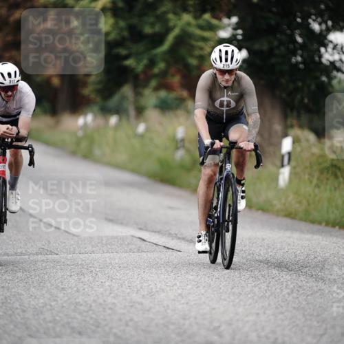30.08.2026 - Elbe Triathlon Hamburg Michael Burmester http://msf.ph/oto/10062621 30.08.2026 09:01:08 Radfahren 215, 317 meine-sportfotos.de