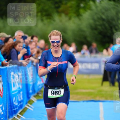 30.08.2026 - Elbe Triathlon Hamburg LAZAROV Photography http://msf.ph/oto/10062721 30.08.2026 11:49:59 Ziel 518, 960 meine-sportfotos.de