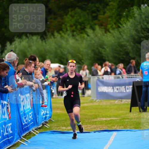30.08.2026 - Elbe Triathlon Hamburg LAZAROV Photography http://msf.ph/oto/10062747 30.08.2026 11:50:12 Ziel 1415 meine-sportfotos.de