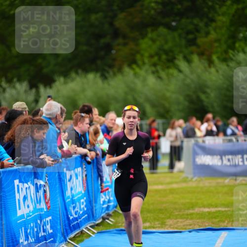 30.08.2026 - Elbe Triathlon Hamburg LAZAROV Photography http://msf.ph/oto/10062754 30.08.2026 11:50:13 Ziel 1415 meine-sportfotos.de