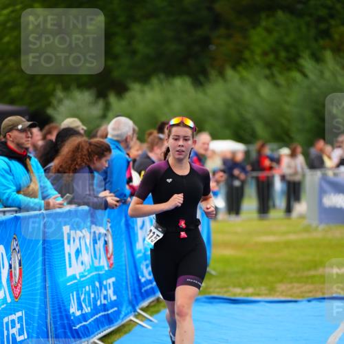 30.08.2026 - Elbe Triathlon Hamburg LAZAROV Photography http://msf.ph/oto/10062764 30.08.2026 11:50:14 Ziel 1415 meine-sportfotos.de