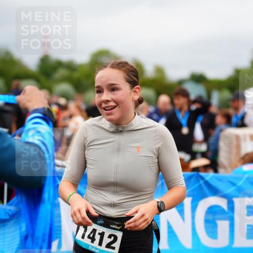 30.08.2026 - Elbe Triathlon Hamburg LAZAROV Photography http://msf.ph/oto/10062790 30.08.2026 11:50:20 Ziel 855, 912 meine-sportfotos.de