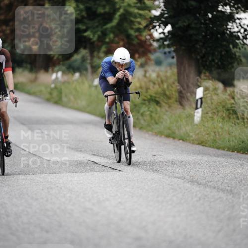 30.08.2026 - Elbe Triathlon Hamburg Michael Burmester http://msf.ph/oto/10062796 30.08.2026 09:02:45 Radfahren 225, 236 meine-sportfotos.de