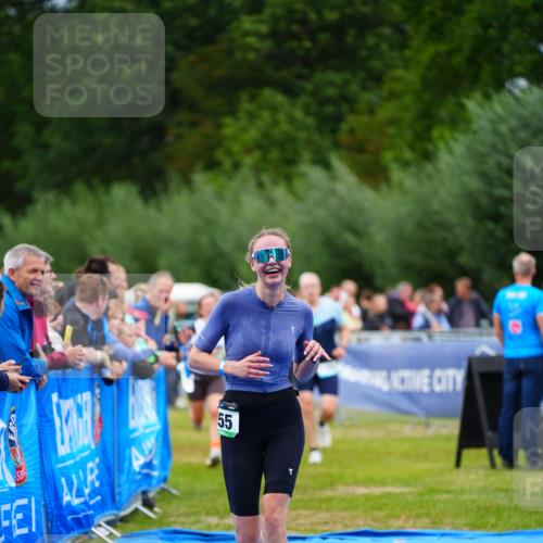 30.08.2026 - Elbe Triathlon Hamburg LAZAROV Photography http://msf.ph/oto/10062805 30.08.2026 11:50:24 Ziel 855, 912, 1282 meine-sportfotos.de