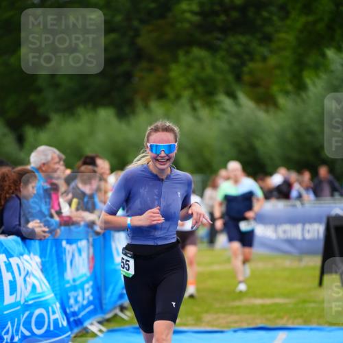 30.08.2026 - Elbe Triathlon Hamburg LAZAROV Photography http://msf.ph/oto/10062808 30.08.2026 11:50:25 Ziel 855, 912, 1282 meine-sportfotos.de