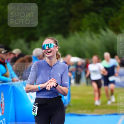 30.08.2026 - Elbe Triathlon Hamburg LAZAROV Photography http://msf.ph/oto/10062814 30.08.2026 11:50:26 Ziel 855, 912, 1282 meine-sportfotos.de