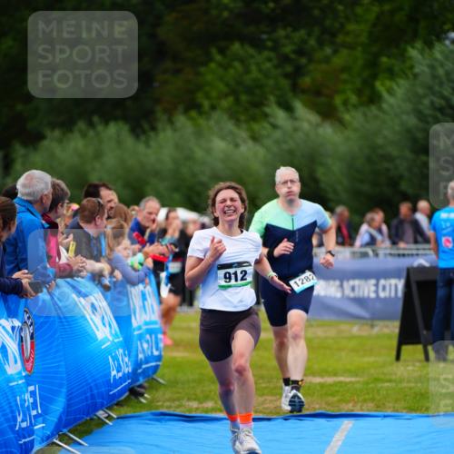 30.08.2026 - Elbe Triathlon Hamburg LAZAROV Photography http://msf.ph/oto/10062817 30.08.2026 11:50:27 Ziel 855, 912, 958, 1282 meine-sportfotos.de