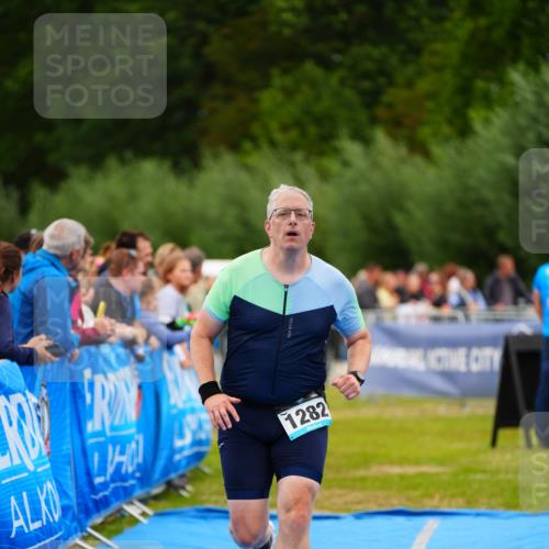 30.08.2026 - Elbe Triathlon Hamburg LAZAROV Photography http://msf.ph/oto/10062828 30.08.2026 11:50:29 Ziel 686, 855, 912, 958, 1282 meine-sportfotos.de