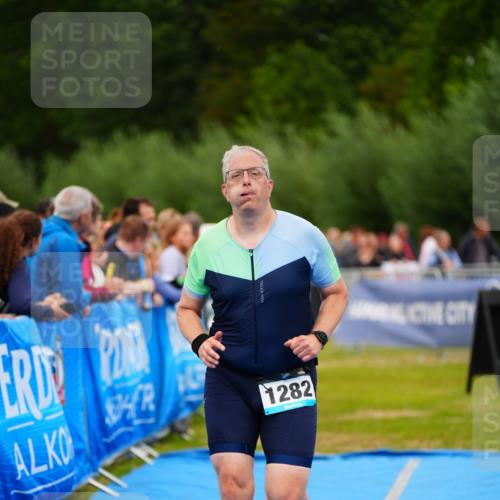 30.08.2026 - Elbe Triathlon Hamburg LAZAROV Photography http://msf.ph/oto/10062829 30.08.2026 11:50:30 Ziel 686, 912, 958, 1282 meine-sportfotos.de