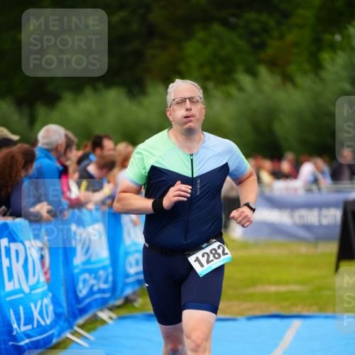 30.08.2026 - Elbe Triathlon Hamburg LAZAROV Photography http://msf.ph/oto/10062831 30.08.2026 11:50:30 Ziel 686, 912, 958, 1282 meine-sportfotos.de