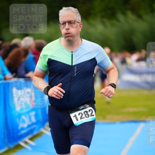 30.08.2026 - Elbe Triathlon Hamburg LAZAROV Photography http://msf.ph/oto/10062836 30.08.2026 11:50:31 Ziel 686, 912, 958, 1282 meine-sportfotos.de