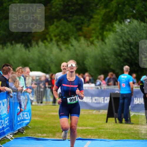 30.08.2026 - Elbe Triathlon Hamburg LAZAROV Photography http://msf.ph/oto/10062839 30.08.2026 11:50:34 Ziel 686, 958 meine-sportfotos.de