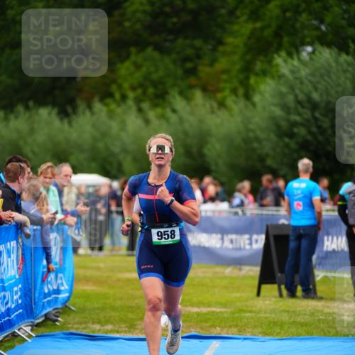30.08.2026 - Elbe Triathlon Hamburg LAZAROV Photography http://msf.ph/oto/10062840 30.08.2026 11:50:35 Ziel 686, 958 meine-sportfotos.de