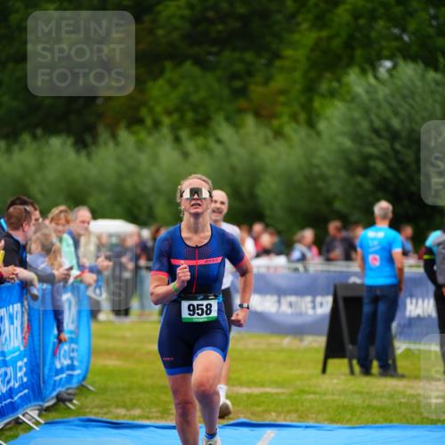 30.08.2026 - Elbe Triathlon Hamburg LAZAROV Photography http://msf.ph/oto/10062842 30.08.2026 11:50:35 Ziel 686, 958 meine-sportfotos.de