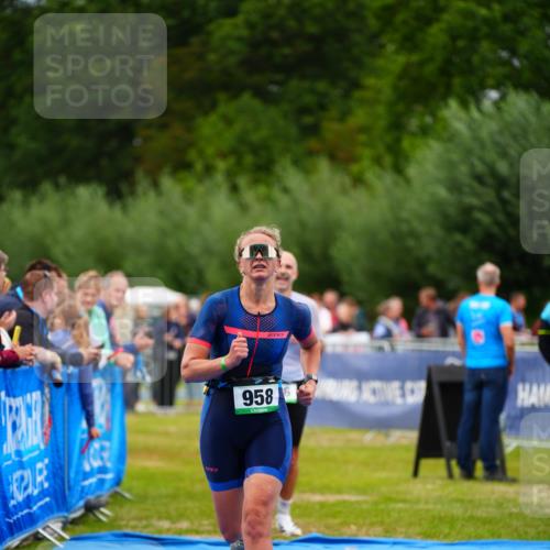 30.08.2026 - Elbe Triathlon Hamburg LAZAROV Photography http://msf.ph/oto/10062843 30.08.2026 11:50:35 Ziel 686, 958 meine-sportfotos.de