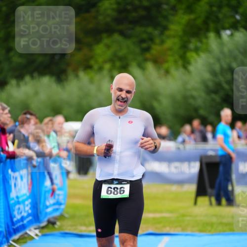 30.08.2026 - Elbe Triathlon Hamburg LAZAROV Photography http://msf.ph/oto/10062861 30.08.2026 11:50:38 Ziel 686, 958 meine-sportfotos.de