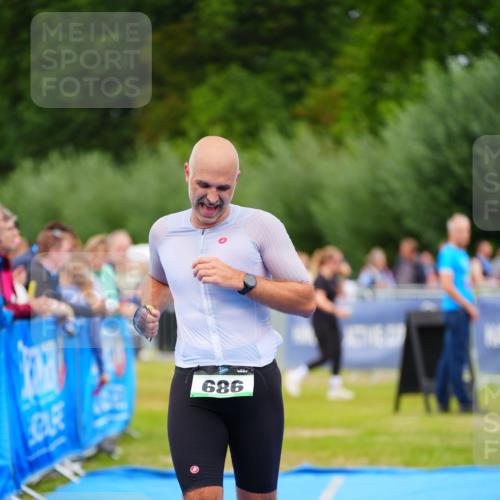 30.08.2026 - Elbe Triathlon Hamburg LAZAROV Photography http://msf.ph/oto/10062864 30.08.2026 11:50:39 Ziel 686, 958 meine-sportfotos.de