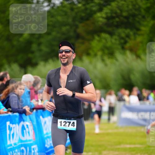 30.08.2026 - Elbe Triathlon Hamburg LAZAROV Photography http://msf.ph/oto/10062887 30.08.2026 11:51:02 Ziel 833, 1274, 1293 meine-sportfotos.de