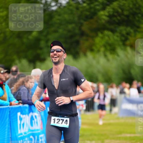 30.08.2026 - Elbe Triathlon Hamburg LAZAROV Photography http://msf.ph/oto/10062889 30.08.2026 11:51:02 Ziel 833, 1274, 1293 meine-sportfotos.de
