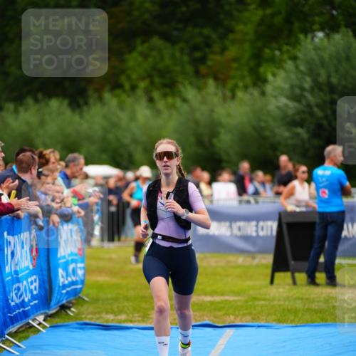 30.08.2026 - Elbe Triathlon Hamburg LAZAROV Photography http://msf.ph/oto/10062902 30.08.2026 11:51:08 Ziel 833, 1293 meine-sportfotos.de