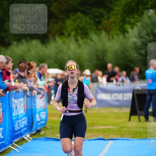 30.08.2026 - Elbe Triathlon Hamburg LAZAROV Photography http://msf.ph/oto/10062905 30.08.2026 11:51:08 Ziel 833, 1293 meine-sportfotos.de