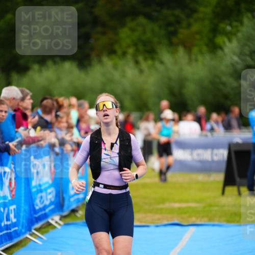 30.08.2026 - Elbe Triathlon Hamburg LAZAROV Photography http://msf.ph/oto/10062908 30.08.2026 11:51:09 Ziel 833, 1293 meine-sportfotos.de