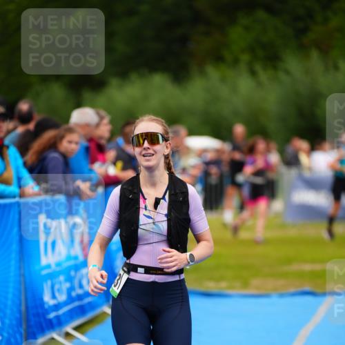 30.08.2026 - Elbe Triathlon Hamburg LAZAROV Photography http://msf.ph/oto/10062914 30.08.2026 11:51:10 Ziel 833, 1293 meine-sportfotos.de