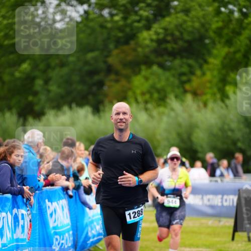 30.08.2026 - Elbe Triathlon Hamburg LAZAROV Photography http://msf.ph/oto/10062932 30.08.2026 11:51:19 Ziel 944, 1288 meine-sportfotos.de