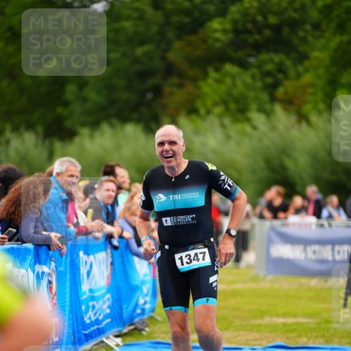 30.08.2026 - Elbe Triathlon Hamburg LAZAROV Photography http://msf.ph/oto/10062967 30.08.2026 11:51:27 Ziel 1347 meine-sportfotos.de