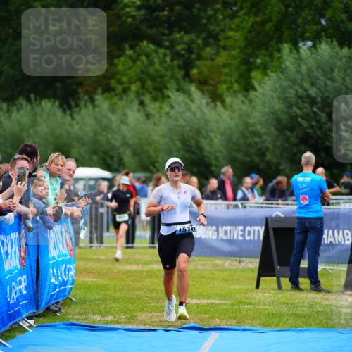 30.08.2026 - Elbe Triathlon Hamburg LAZAROV Photography http://msf.ph/oto/10062996 30.08.2026 11:51:43 Ziel 932, 1516 meine-sportfotos.de