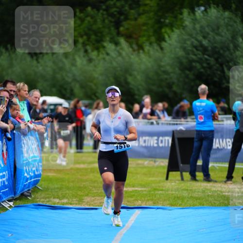 30.08.2026 - Elbe Triathlon Hamburg LAZAROV Photography http://msf.ph/oto/10062999 30.08.2026 11:51:44 Ziel 932, 1332, 1516 meine-sportfotos.de