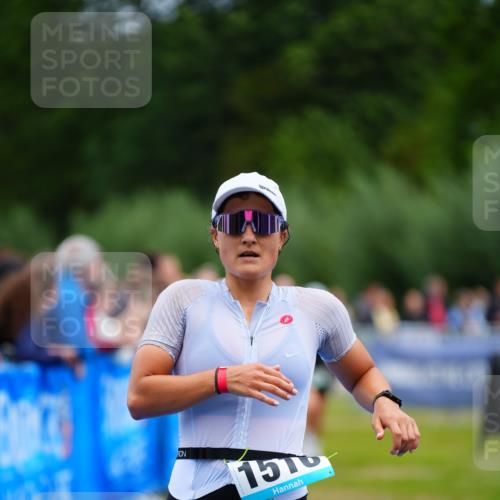 30.08.2026 - Elbe Triathlon Hamburg LAZAROV Photography http://msf.ph/oto/10063014 30.08.2026 11:51:46 Ziel 932, 1332, 1516 meine-sportfotos.de