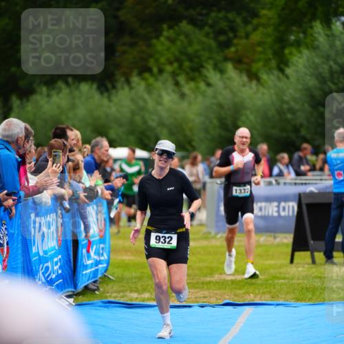 30.08.2026 - Elbe Triathlon Hamburg LAZAROV Photography http://msf.ph/oto/10063019 30.08.2026 11:51:49 Ziel 932, 1262, 1332, 1516 meine-sportfotos.de