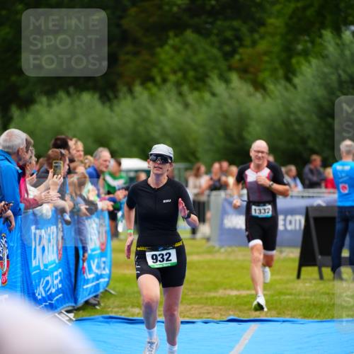 30.08.2026 - Elbe Triathlon Hamburg LAZAROV Photography http://msf.ph/oto/10063022 30.08.2026 11:51:50 Ziel 822, 932, 1262, 1332 meine-sportfotos.de